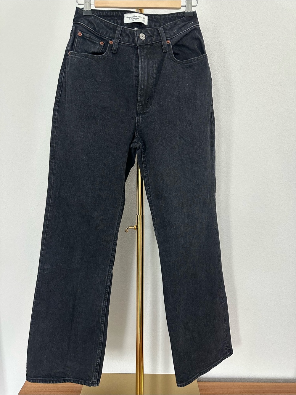 Abercrombie & Fitch 90s Relaxed High Rise Curvy Love Jeans in Black